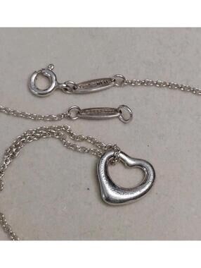 Tiffany & Co. Elsa Peretti Vintage Sterling Silver Heart Pendant 16" Necklace
